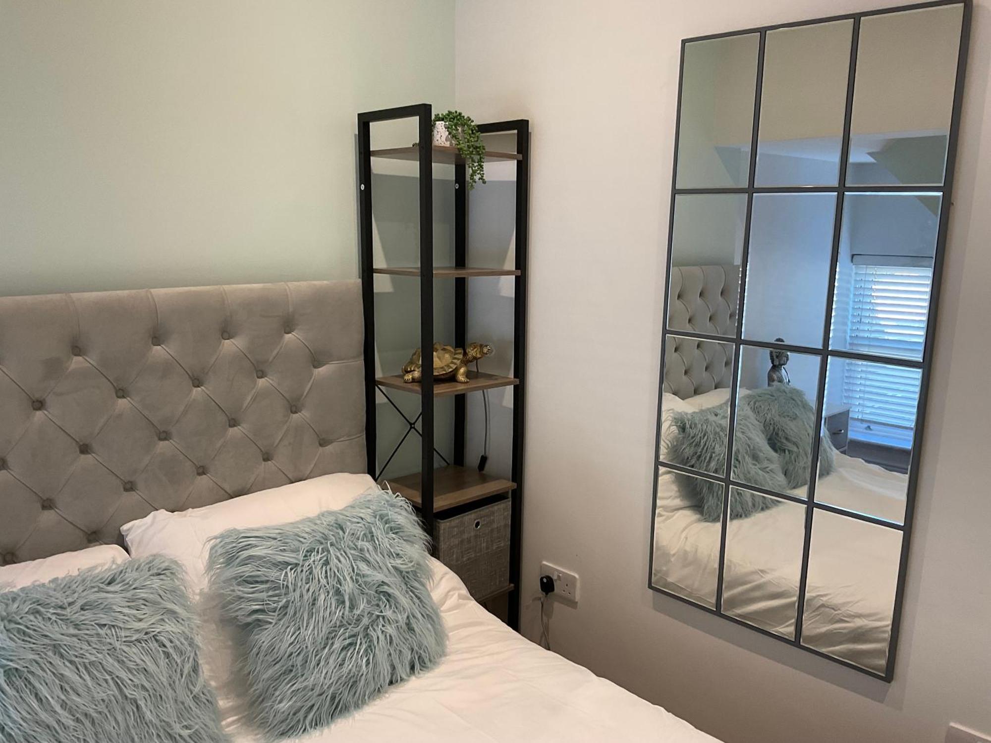 2 Bed Home From Home Apartment 41 Лондон Экстерьер фото